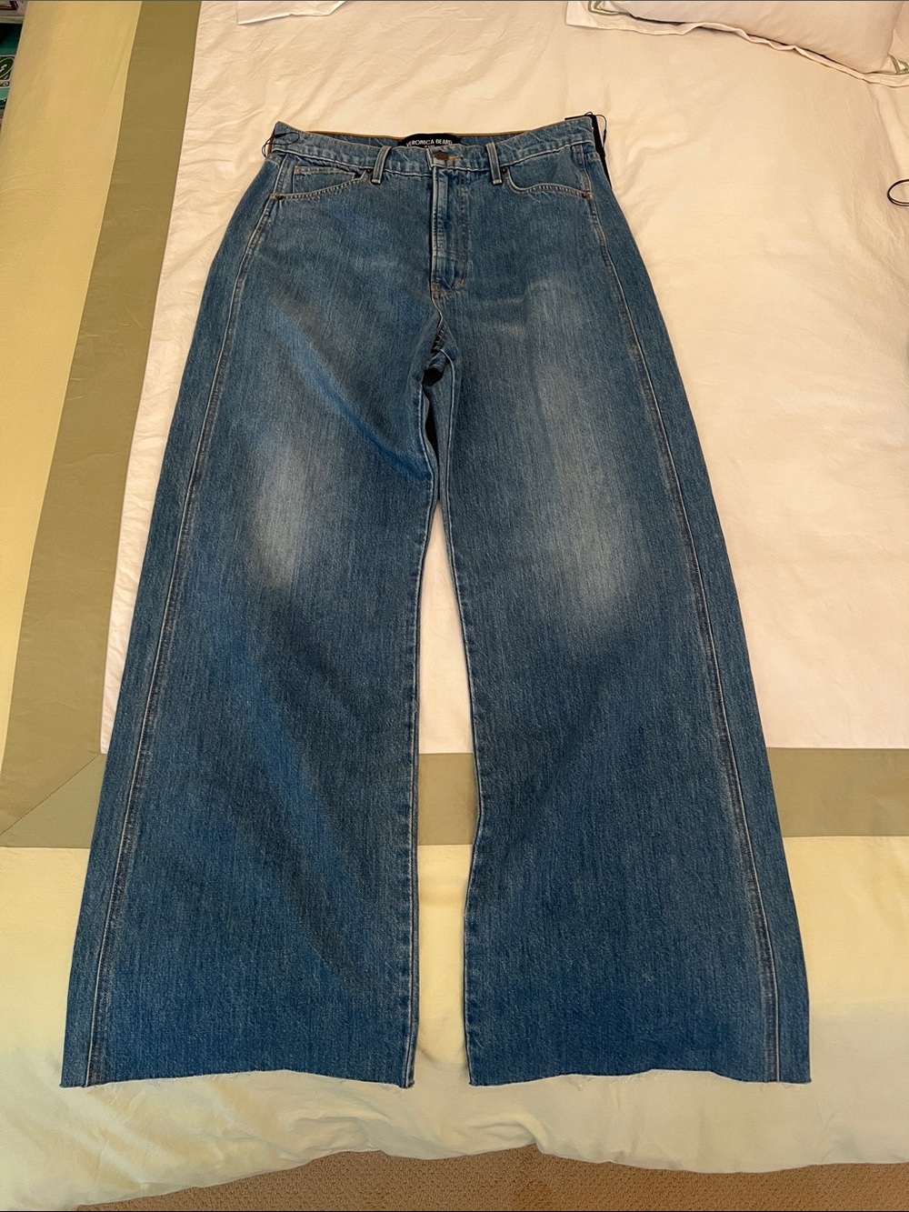 Veronica Beard Taylor Wide-Leg Jeans in Medium Blue Wash
